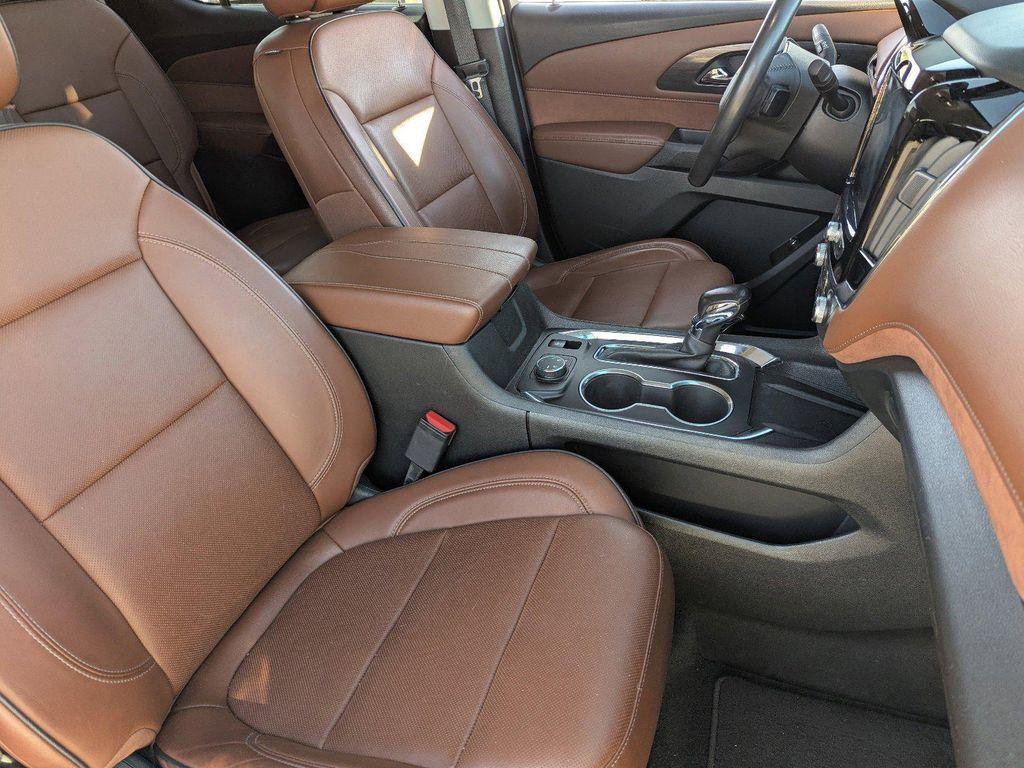used 2021 Chevrolet Traverse car, priced at $27,449