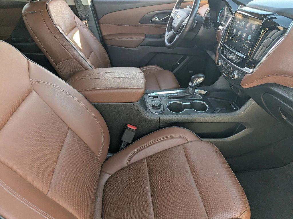 used 2021 Chevrolet Traverse car, priced at $27,449