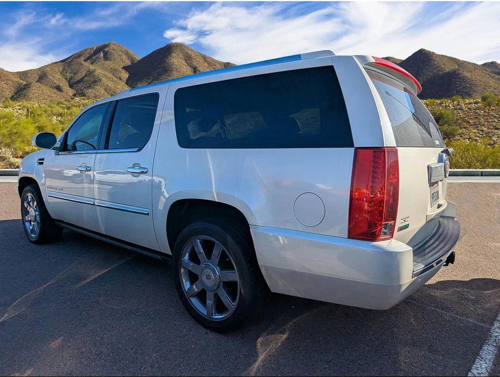 used 2010 Cadillac Escalade ESV car, priced at $15,979