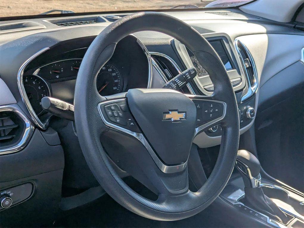 used 2023 Chevrolet Equinox car, priced at $17,690