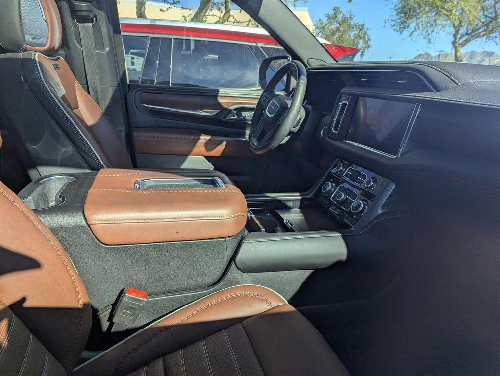 used 2023 GMC Yukon car, priced at $72,690