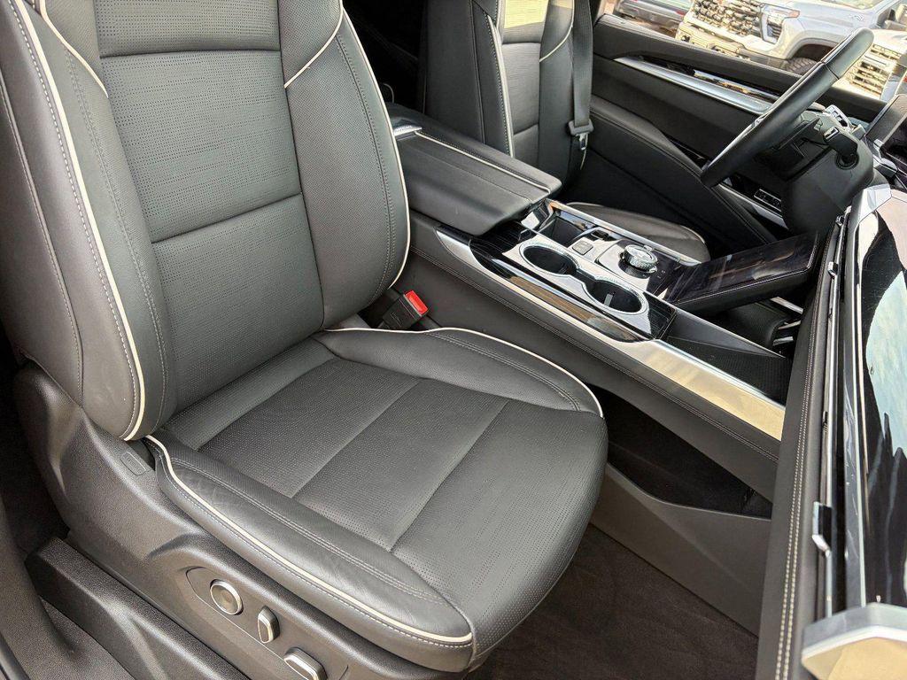 used 2026 Cadillac Escalade ESV car, priced at $119,038