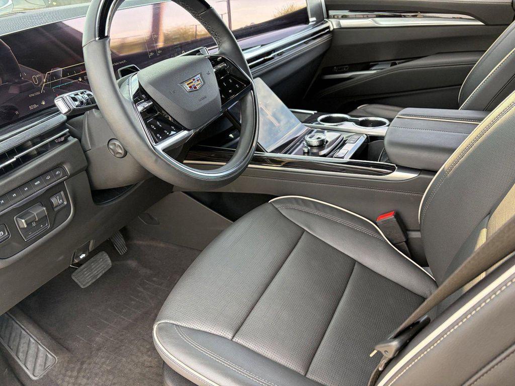 used 2026 Cadillac Escalade ESV car, priced at $119,038