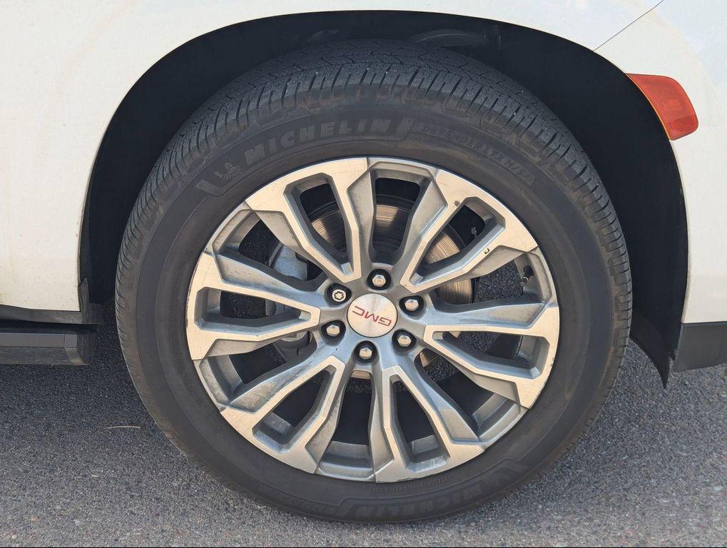 used 2021 GMC Yukon XL car, priced at $38,333