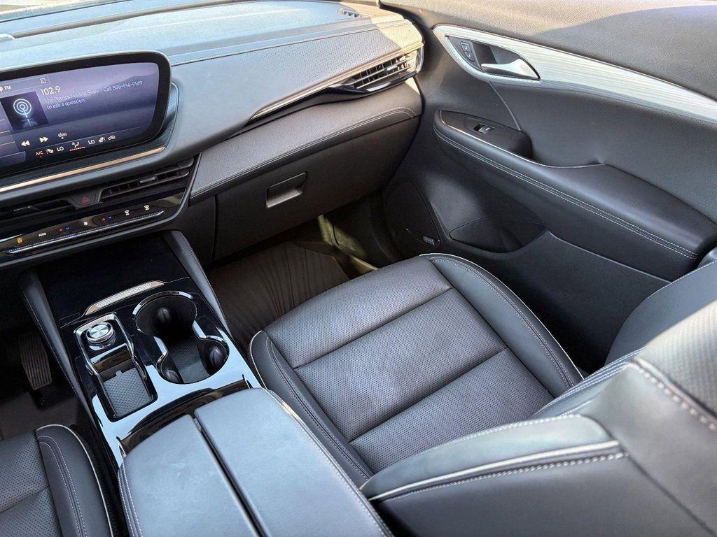 used 2024 Buick Envision car, priced at $33,668