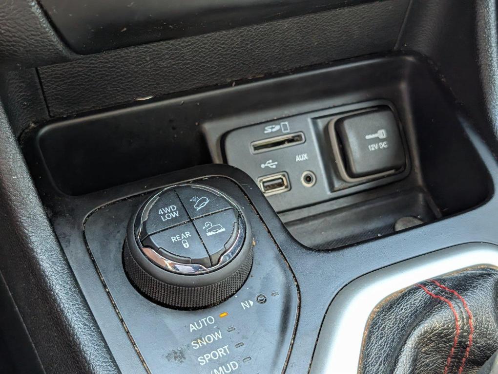 used 2015 Jeep Cherokee car, priced at $6,850