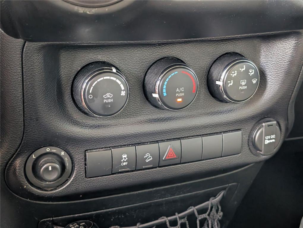 used 2015 Jeep Wrangler Unlimited car, priced at $16,376