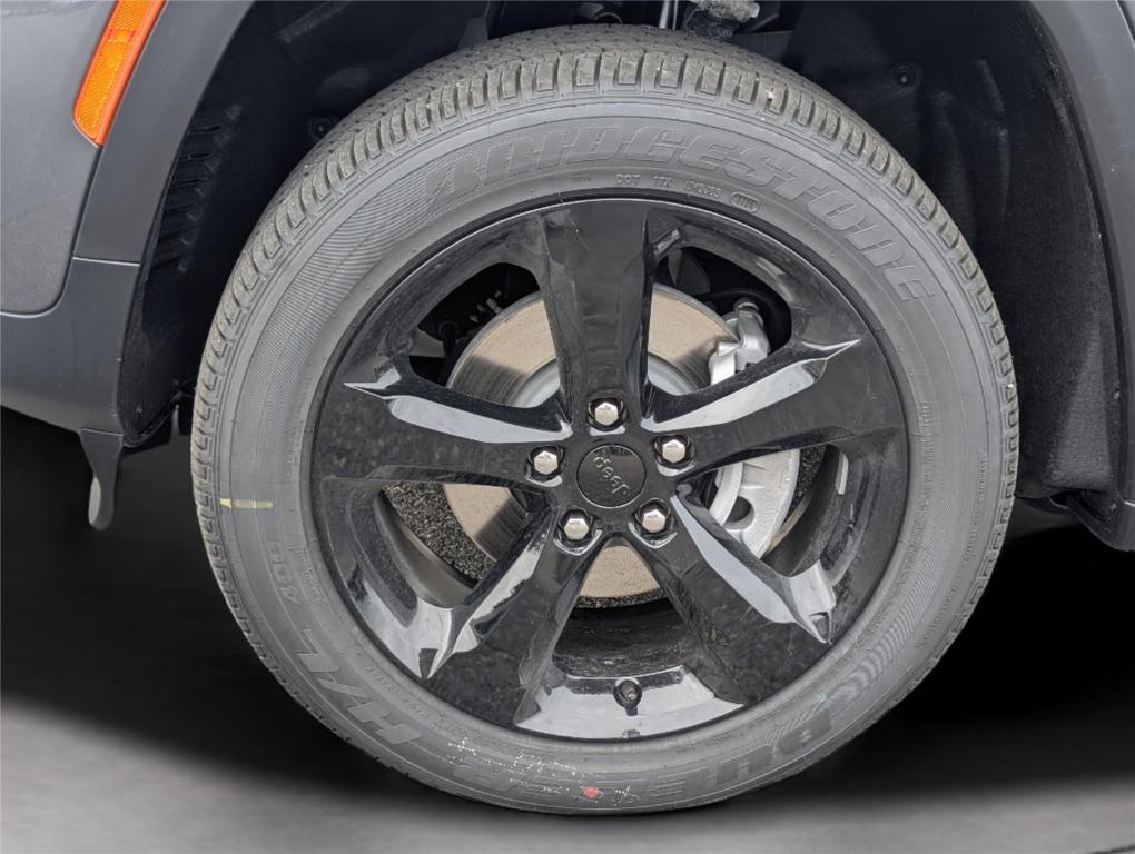 new 2025 Jeep Grand Cherokee car, priced at $39,802