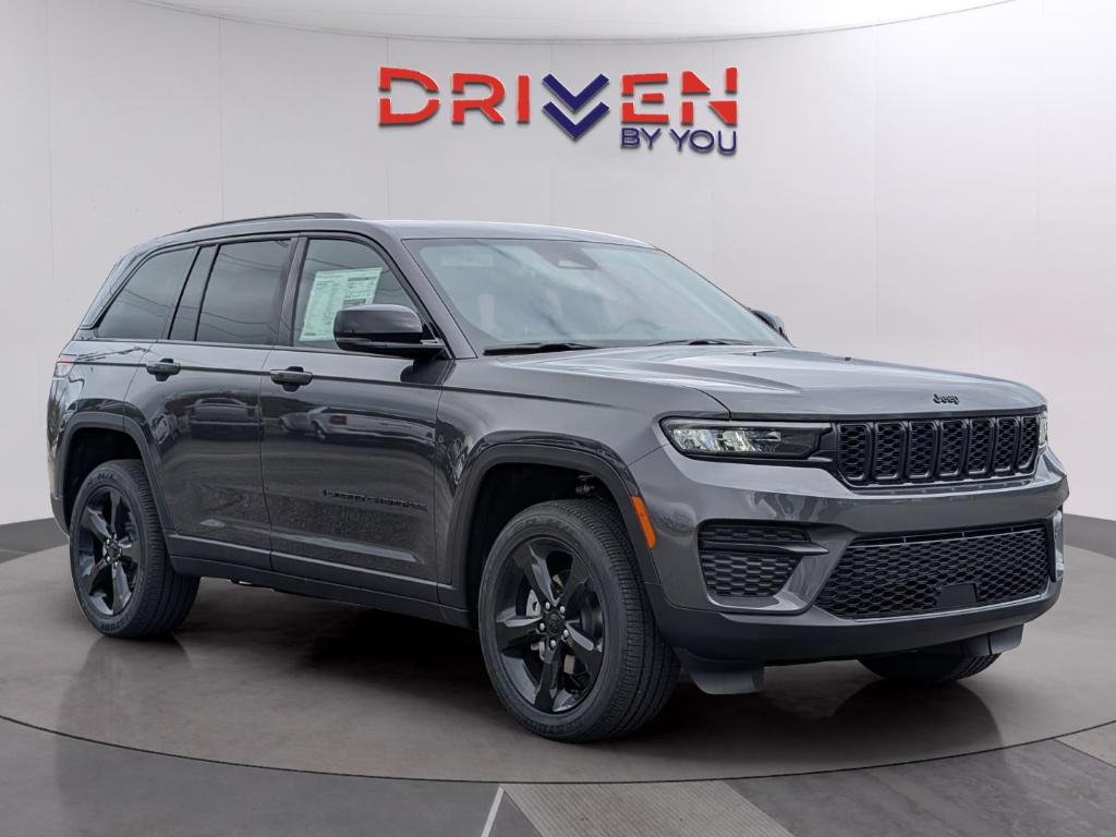 new 2025 Jeep Grand Cherokee car, priced at $39,802