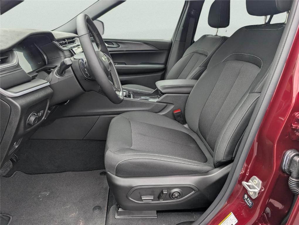 new 2026 Jeep Grand Cherokee L car, priced at $43,297