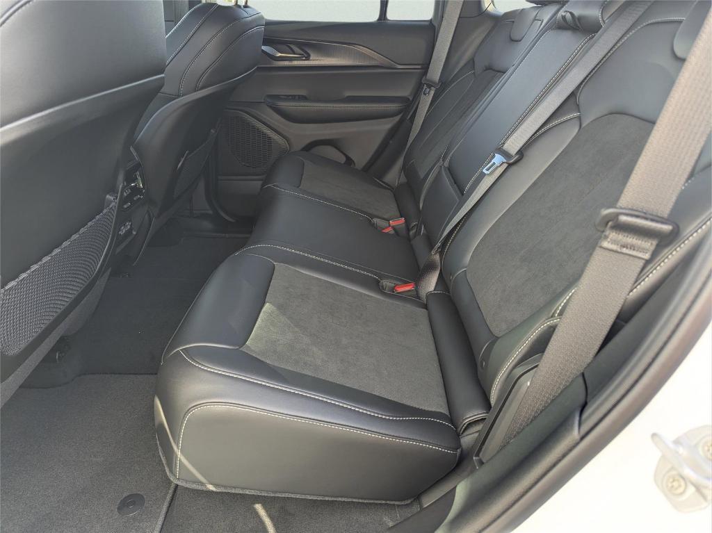 new 2025 Jeep Grand Cherokee car, priced at $37,284