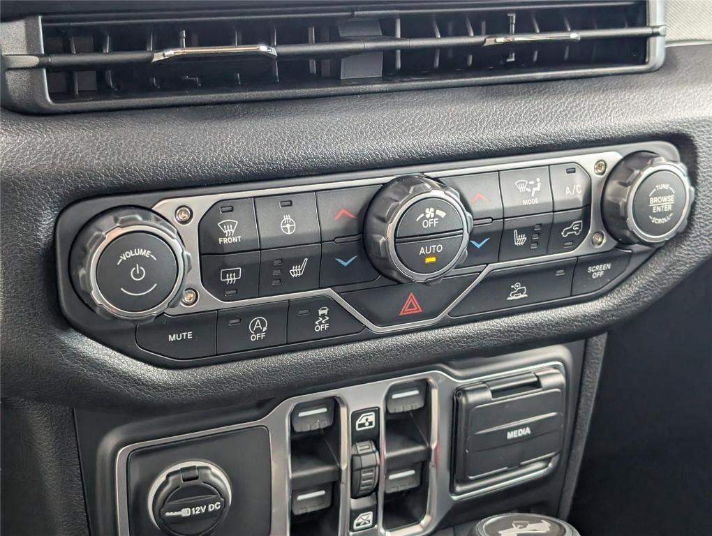 new 2026 Jeep Wrangler car, priced at $47,932