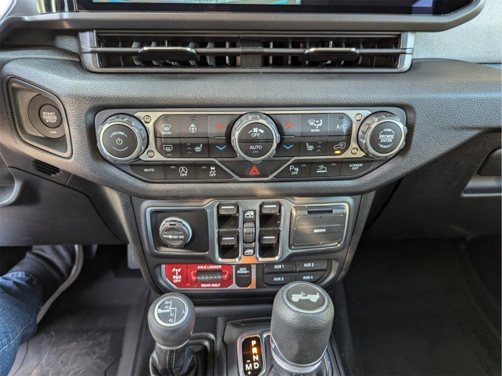 new 2025 Jeep Wrangler car, priced at $45,316