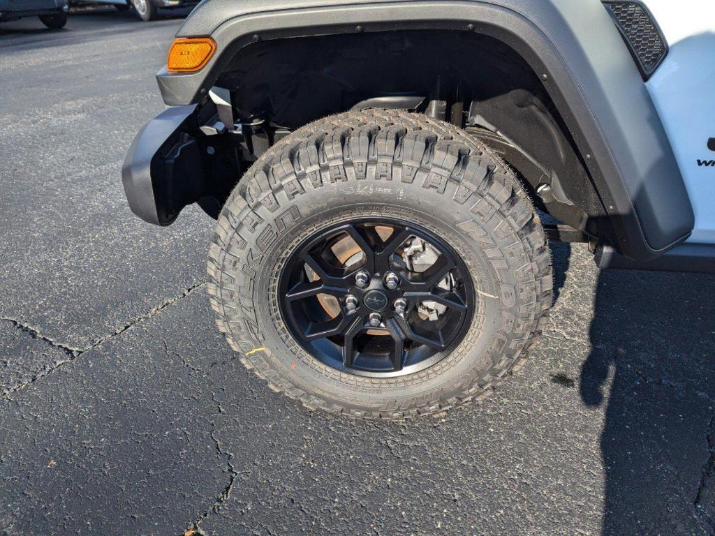 new 2025 Jeep Wrangler car, priced at $45,316
