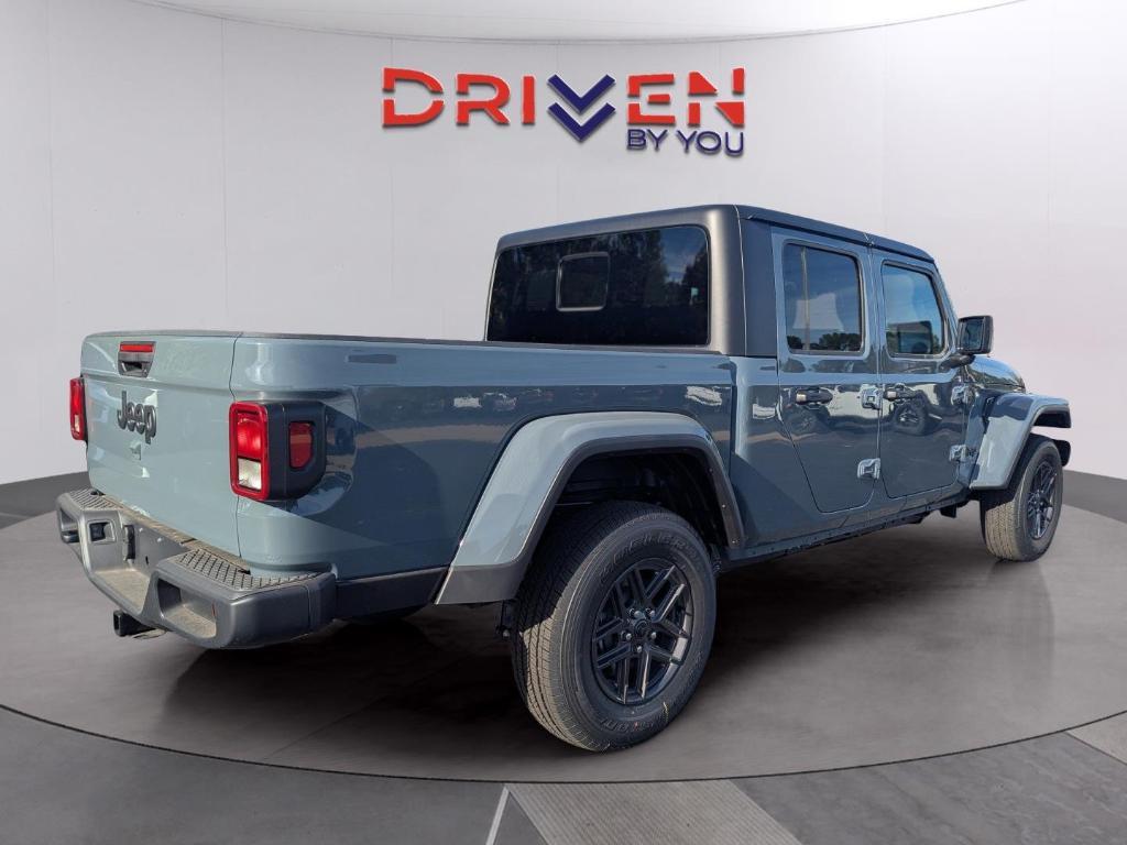 new 2025 Jeep Gladiator car, priced at $38,913