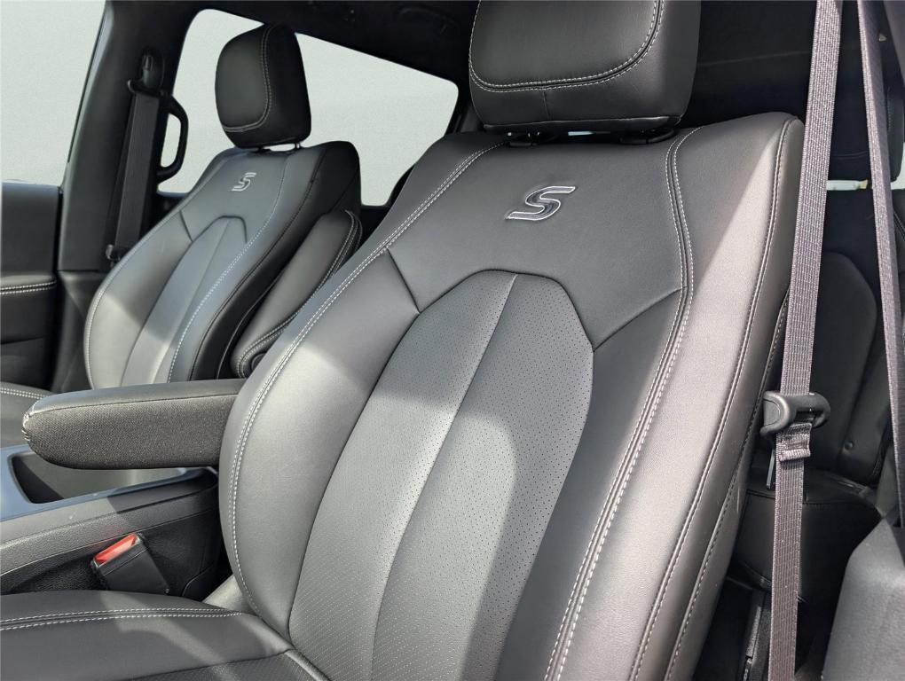 new 2026 Chrysler Pacifica car, priced at $46,330