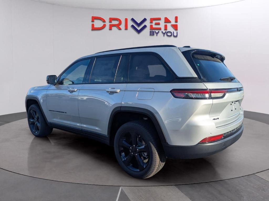 new 2025 Jeep Grand Cherokee car, priced at $47,511