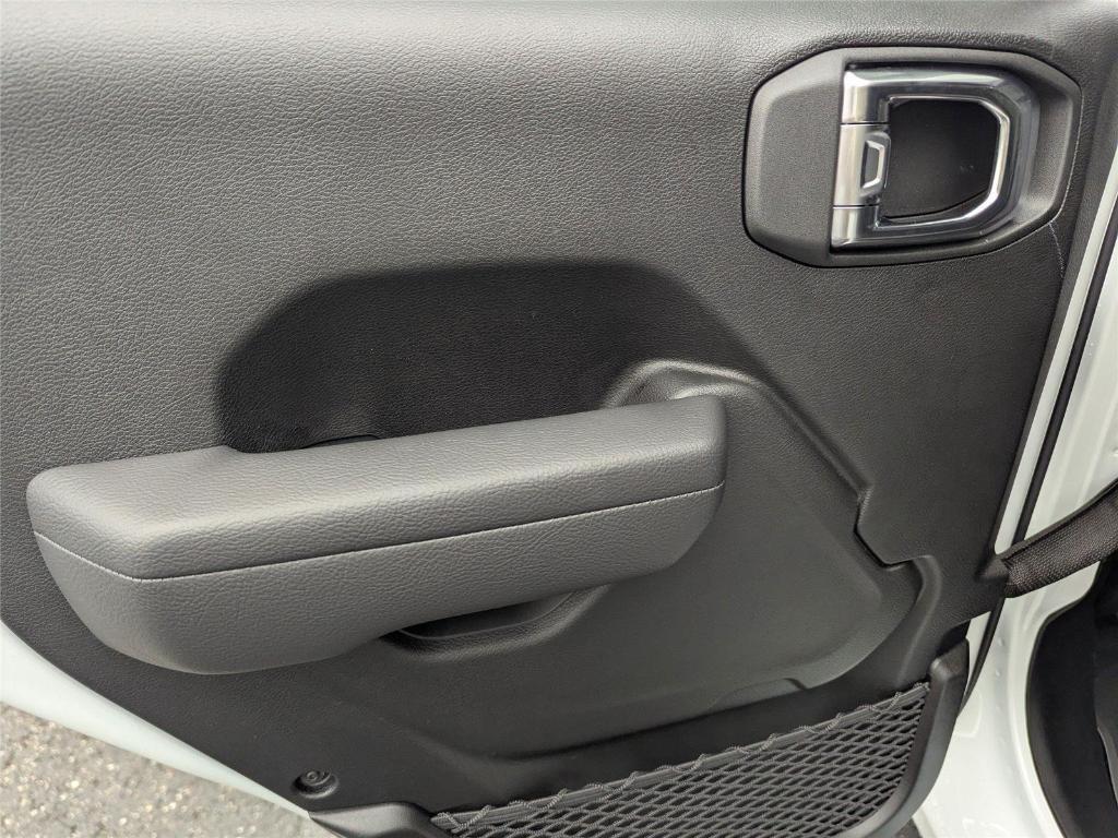 new 2026 Jeep Wrangler car, priced at $42,927