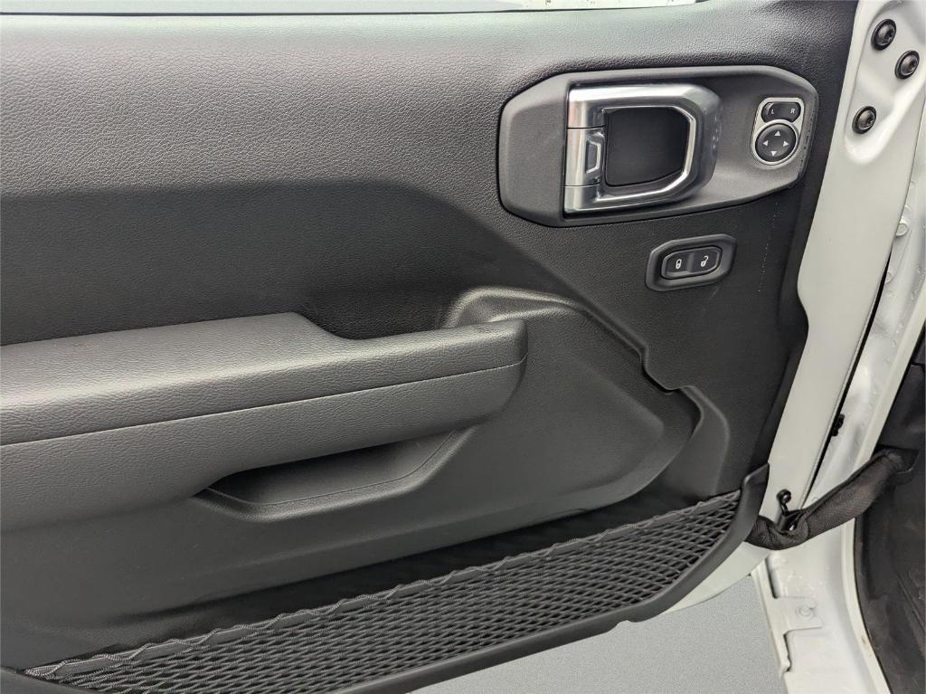 new 2026 Jeep Wrangler car, priced at $42,927