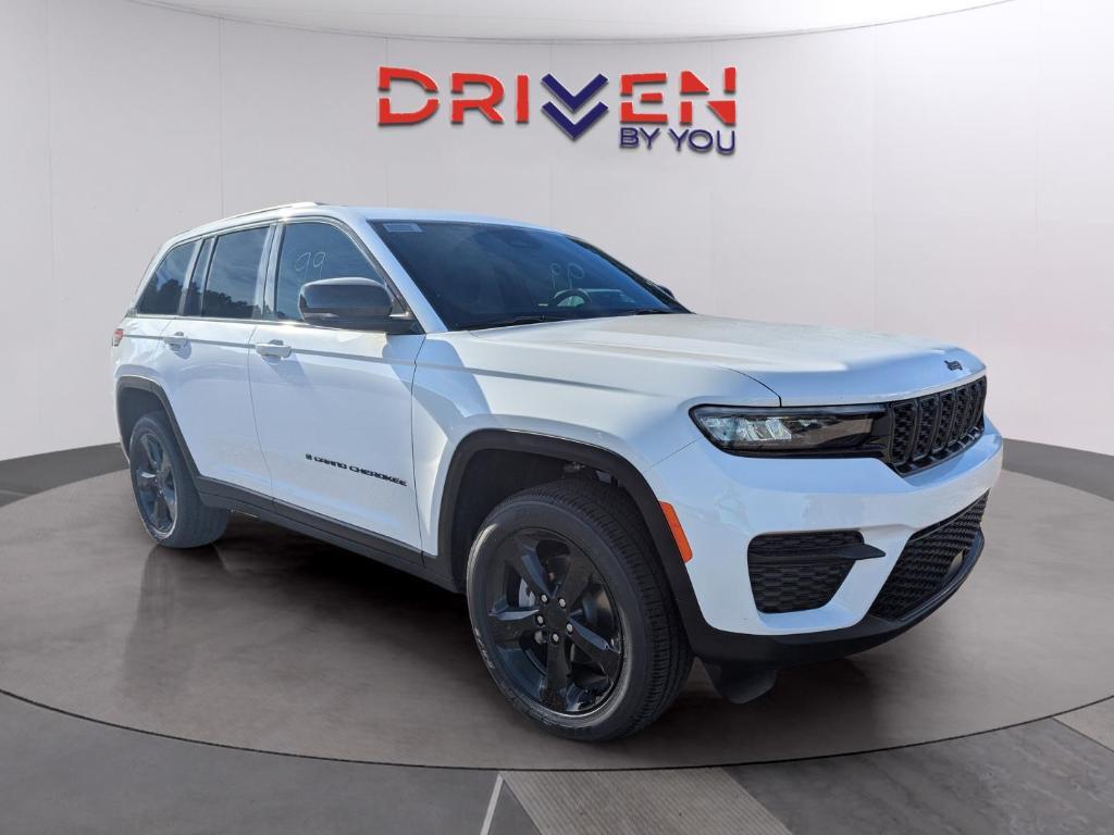 new 2025 Jeep Grand Cherokee car, priced at $40,284