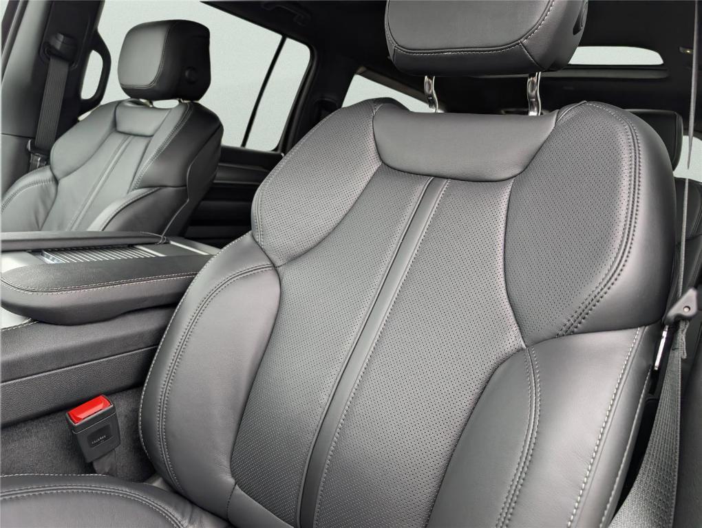 new 2026 Jeep Grand Wagoneer car, priced at $78,350