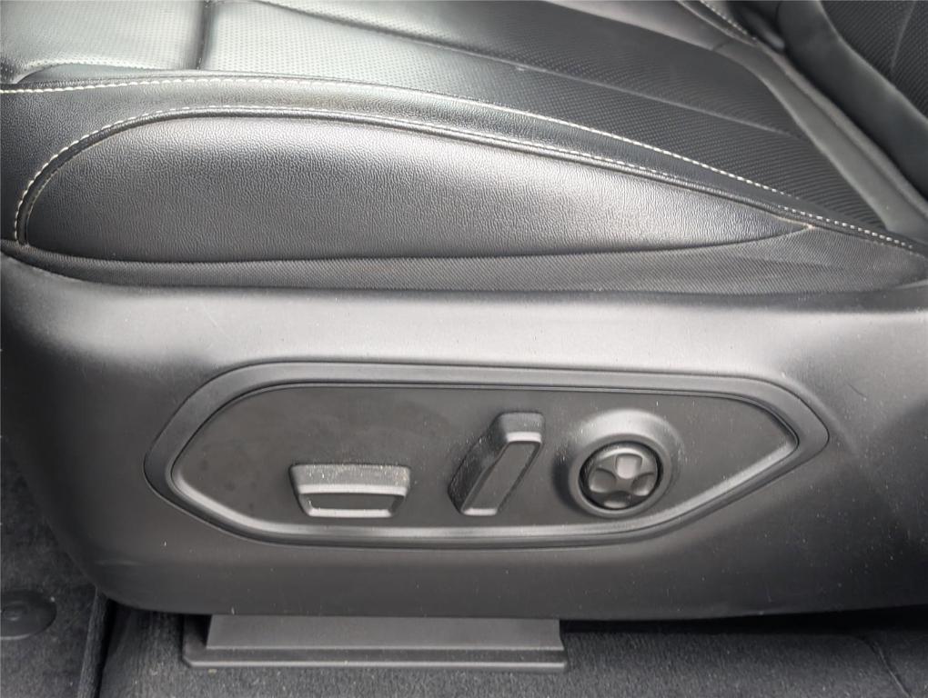 used 2025 Jeep Grand Cherokee L car, priced at $40,487