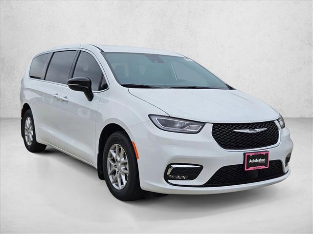 new 2026 Chrysler Pacifica car, priced at $37,412