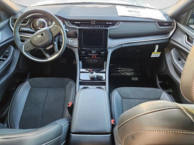 new 2025 Jeep Grand Cherokee car, priced at $35,991