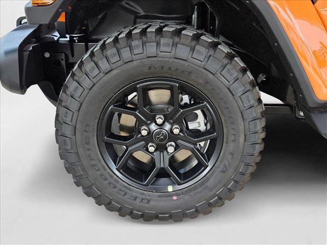 new 2025 Jeep Gladiator car, priced at $41,580