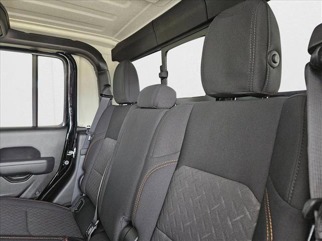 new 2025 Jeep Gladiator car, priced at $44,113