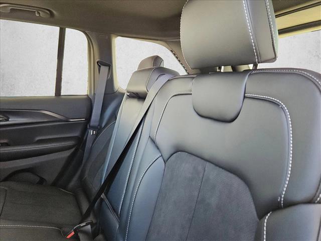 new 2025 Jeep Grand Cherokee car, priced at $34,599