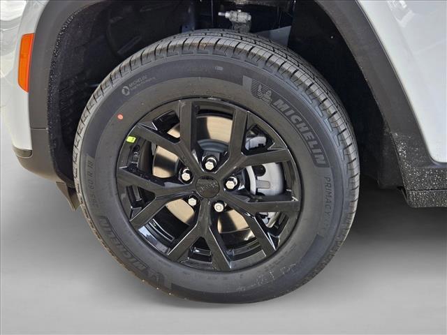 new 2025 Jeep Grand Cherokee L car, priced at $40,909