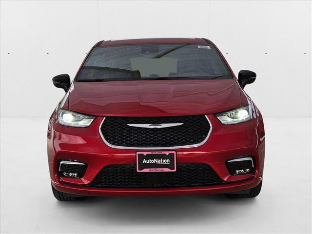 new 2025 Chrysler Pacifica car, priced at $39,516