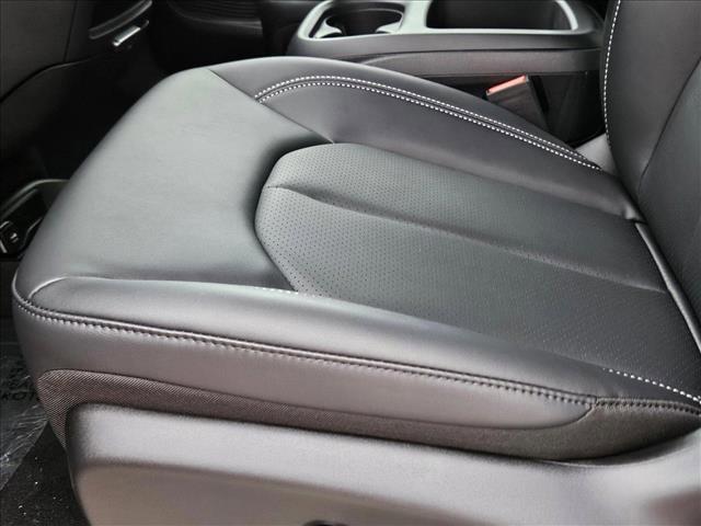 new 2025 Chrysler Pacifica car, priced at $39,516