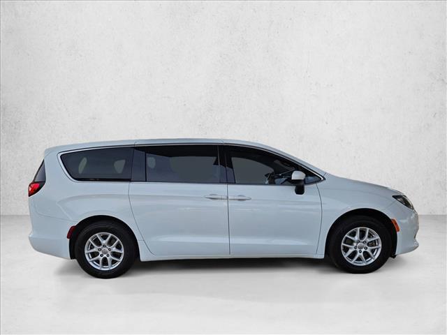 used 2018 Chrysler Pacifica car, priced at $9,995