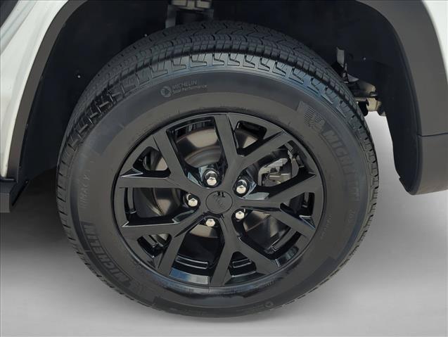 used 2024 Jeep Grand Cherokee car, priced at $28,312