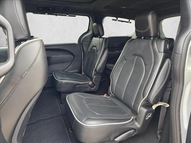 used 2025 Chrysler Pacifica car, priced at $33,536