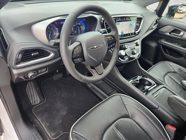 used 2025 Chrysler Pacifica car, priced at $33,536