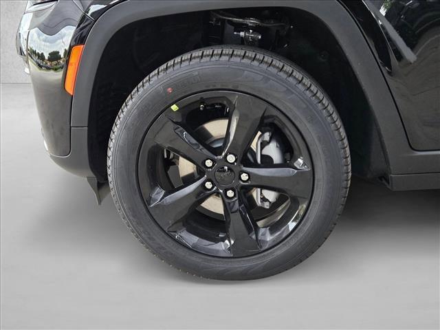 new 2026 Jeep Grand Cherokee car, priced at $43,954