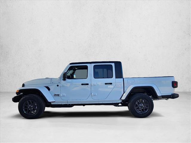 new 2026 Jeep Gladiator car, priced at $45,778