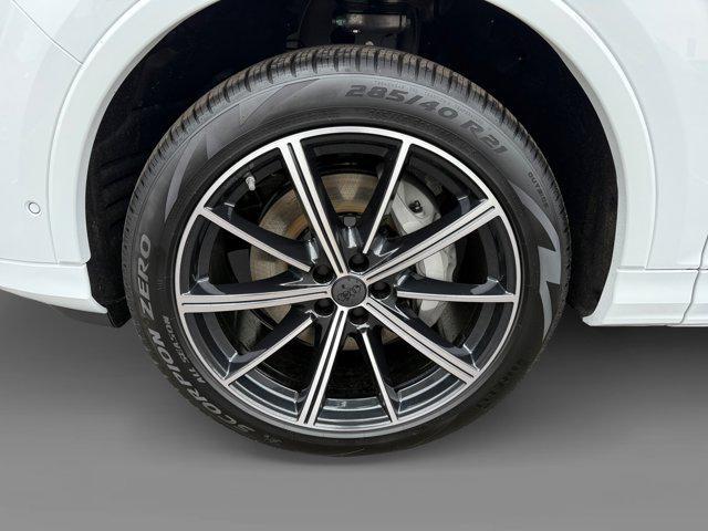 new 2026 Audi Q7 car, priced at $71,660