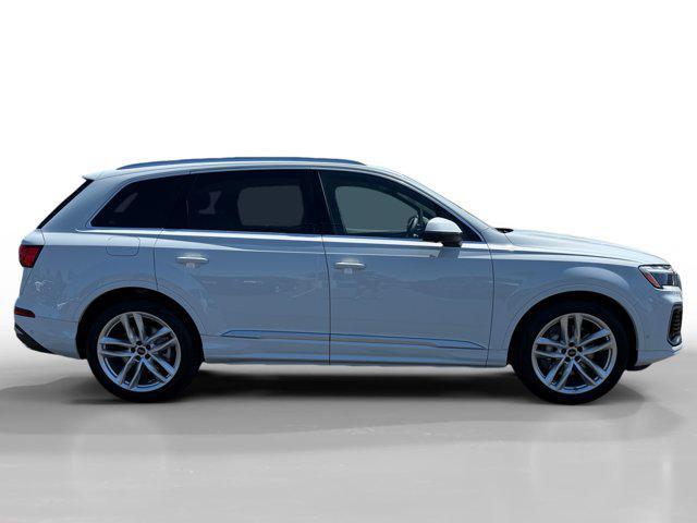 new 2025 Audi Q7 car, priced at $72,533