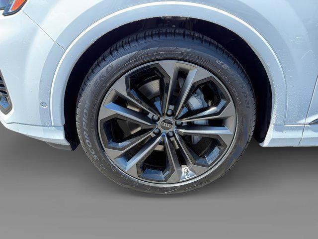 new 2025 Audi Q7 car, priced at $79,563