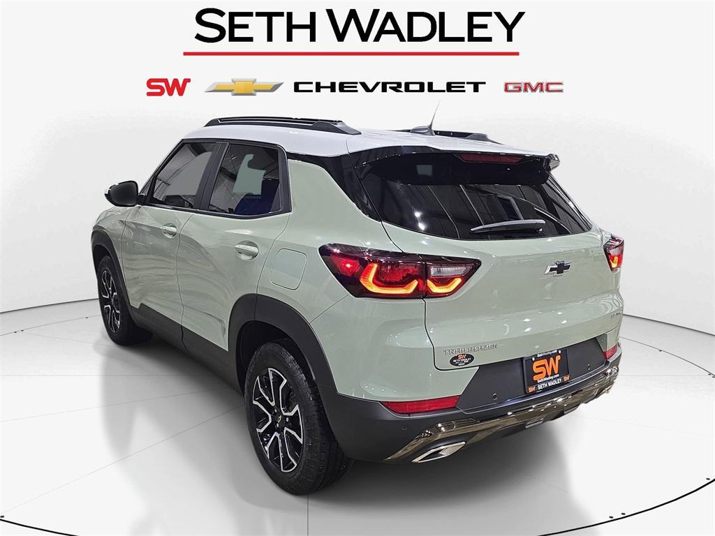 new 2025 Chevrolet TrailBlazer car, priced at $28,356