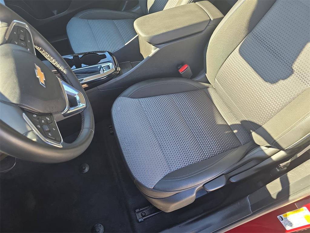 used 2025 Chevrolet Trax car, priced at $22,699