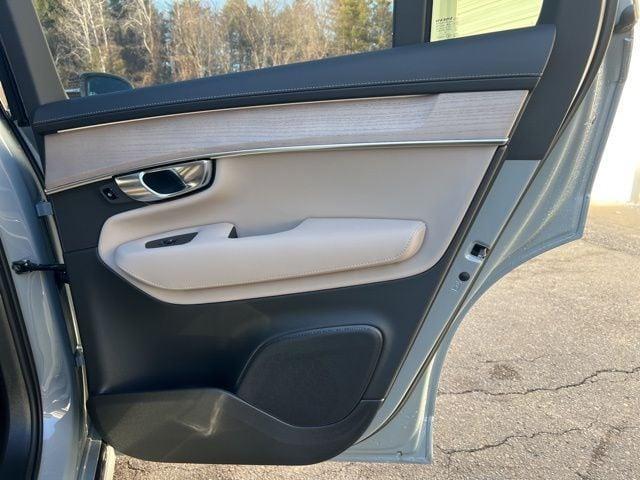 new 2026 Volvo XC90 Plug-In Hybrid car, priced at $81,875