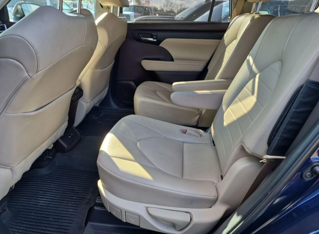 used 2021 Toyota Highlander car, priced at $31,917