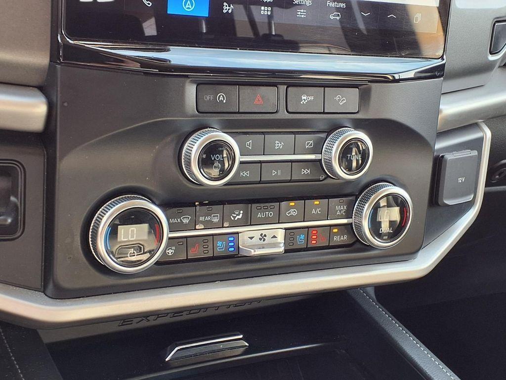 used 2024 Ford Expedition car, priced at $40,995