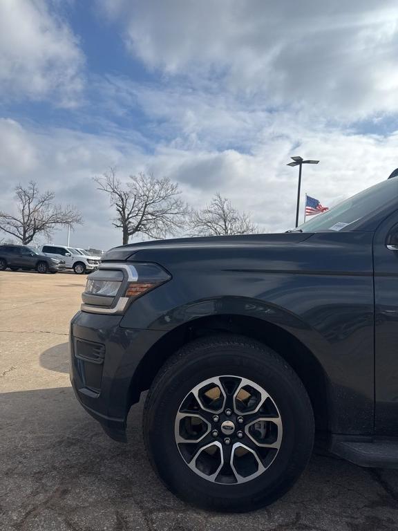 used 2024 Ford Expedition car, priced at $40,995