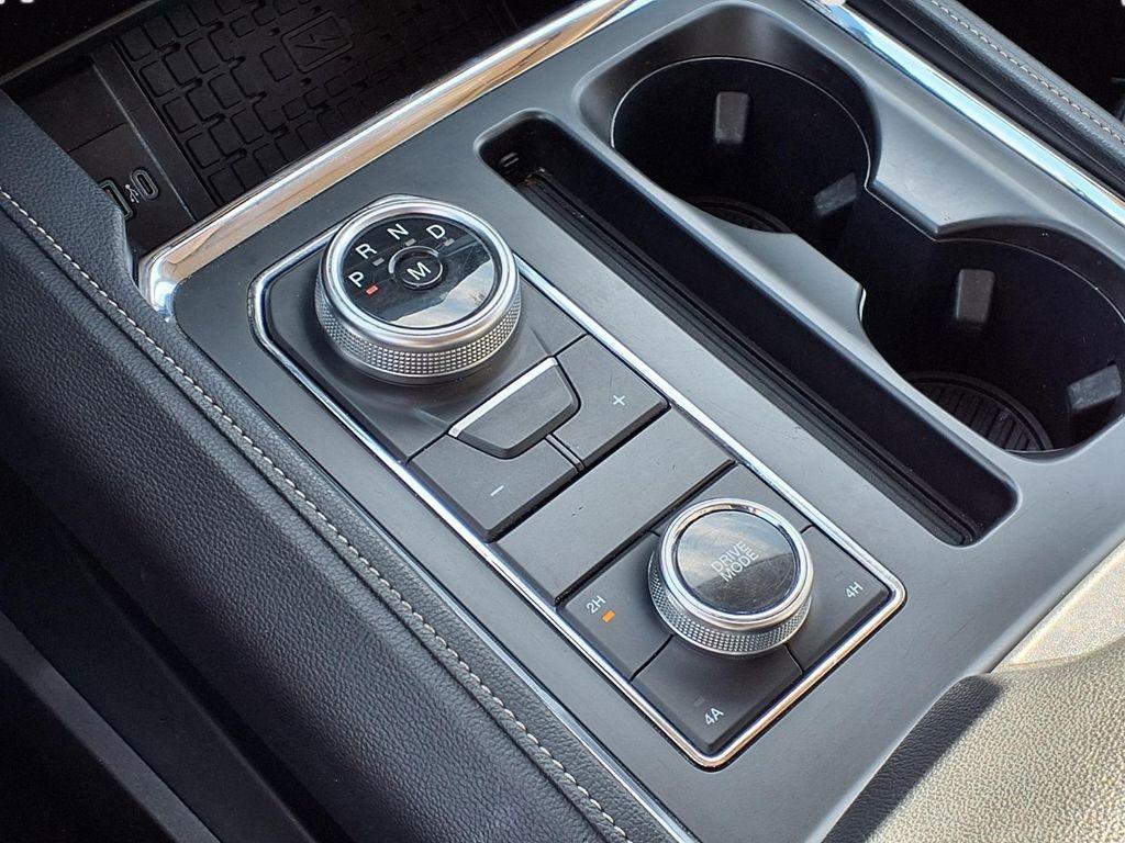 used 2024 Ford Expedition car, priced at $40,995